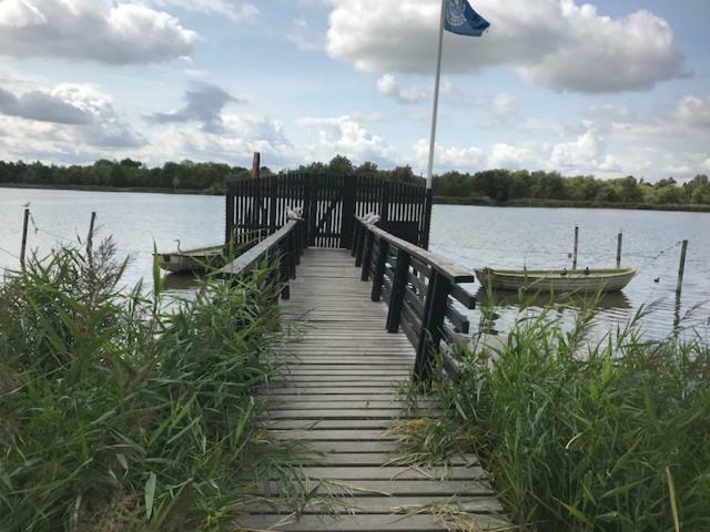 Centralt I Gentofte I 2 Plan, Ved S-Tog Og Busser Buitenkant foto